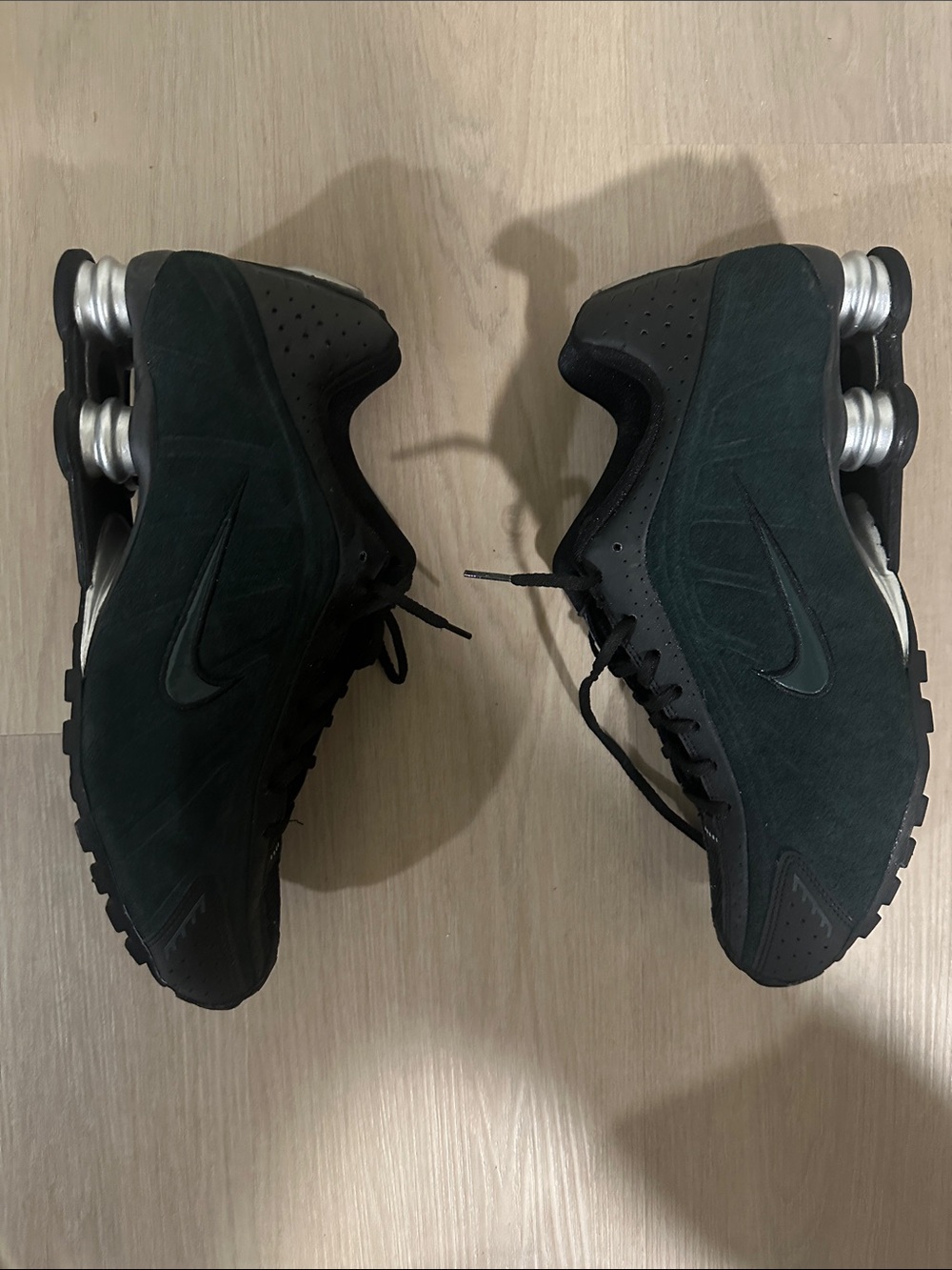 Men's Black and Green Shox